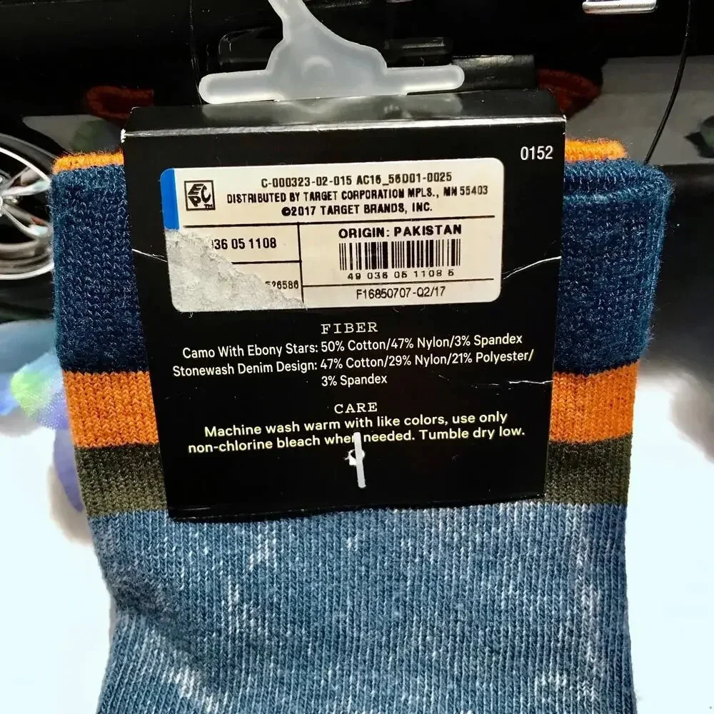 Art Class NWT 2 Pairs Crew Socks Boys L (3-10)